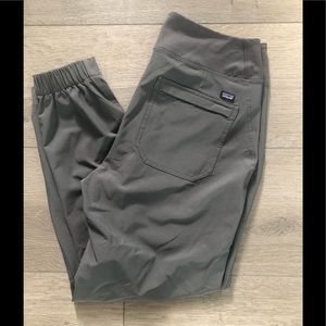 Womens small Patagonia hiking pants- excellent condition!